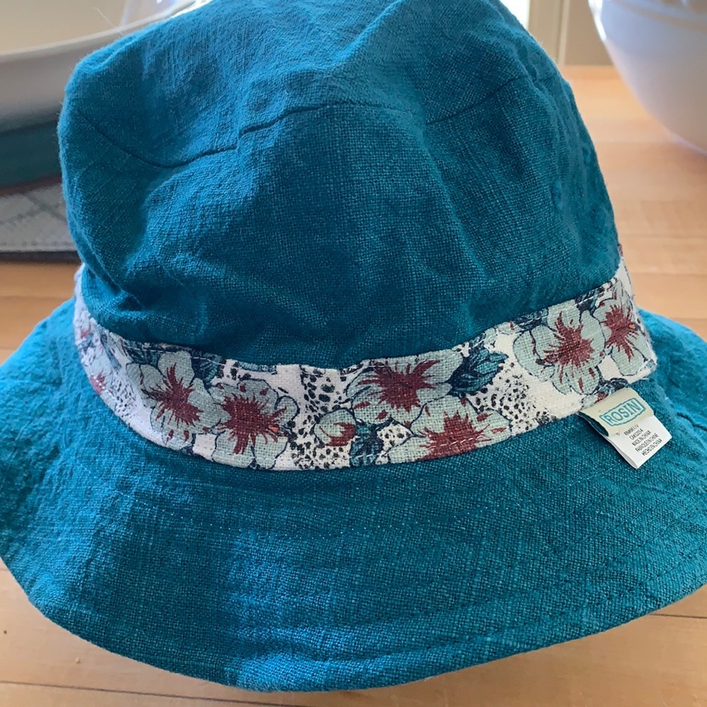 NWOT Rosin Bucket Hat - reversible size small